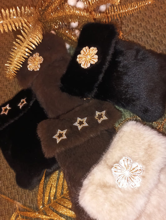 EcoFur Mobile Phone Holder